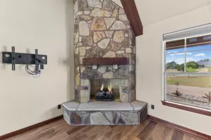 2407 Wills Way Dr, Granbury, TX 76049 - Photo 14