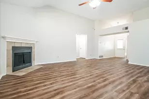 4742 Cornflower Dr, Arlington, TX 76018 - Photo 4