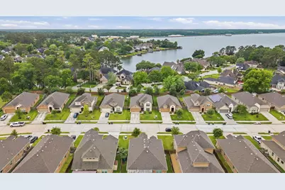 12173 Pearl Bay Court, Conroe, TX 77304 - Photo 32