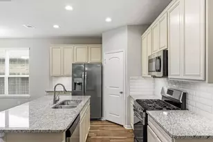 12173 Pearl Bay Ct, Conroe, TX 77304 - Photo 10