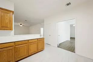 600 Sunfish Dr, Crowley, TX 76036 - Photo 6