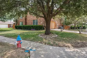 600 Sunfish Dr, Crowley, TX 76036 - Photo 2
