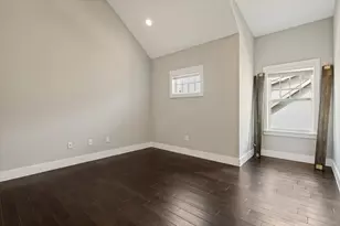 629 Bishop Heights Ln, Dallas, TX 75208 - Photo 14