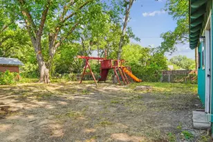 816 W Congress St, Denton, TX 76201 - Photo 34