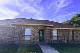 813 Leslie Ln, Coppell, TX 75019 - Photo 1