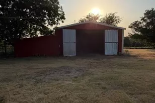 648 Co Rd 1591, Sunset, TX 76270 - Photo 30
