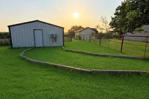 648 Co Rd 1591, Sunset, TX 76270 - Photo 18