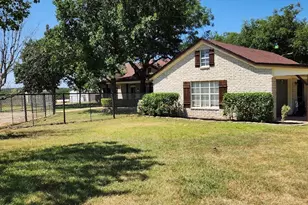 648 Co Rd 1591, Sunset, TX 76270 - Photo 26