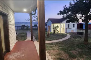 648 Co Rd 1591, Sunset, TX 76270 - Photo 22