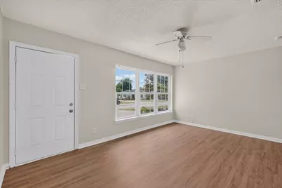 1317 Lakeside Drive, Garland, TX 75040 - Photo 4