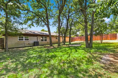 403 E Huitt Lane, Euless, TX 76040 - Photo 20