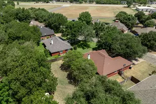 10127 Cougar Ridge Pkwy, Waco, TX 76708 - Photo 6