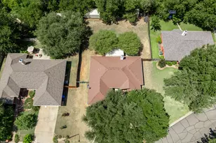 10127 Cougar Ridge Pkwy, Waco, TX 76708 - Photo 4