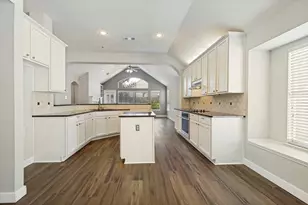 5525 Pebble Ct, McKinney, TX 75072 - Photo 2