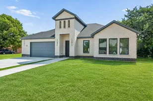 126 Port O Call Ct, Runaway Bay, TX 76426 - Photo 2