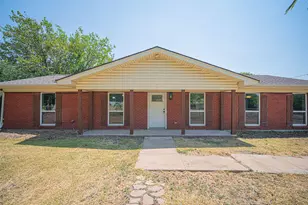 611 S Dallas St, Palmer, TX 75152 - Photo 2