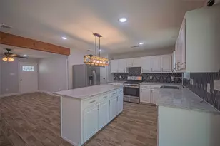 611 S Dallas St, Palmer, TX 75152 - Photo 6