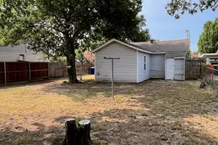 8512 Raymond Ave, White Settlement, TX 76108 - Photo 18