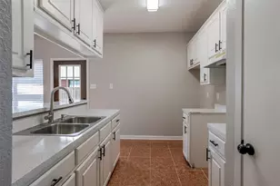 334 Peters St, Waxahachie, TX 75165 - Photo 12