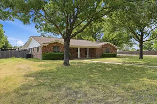 140 Towne W Dr, Lorena, TX 76655 - Photo 36