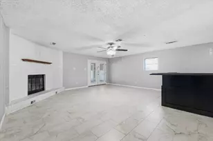 140 Towne W Dr, Lorena, TX 76655 - Photo 10