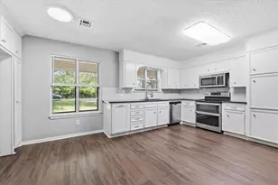140 Towne W Dr, Lorena, TX 76655 - Photo 6