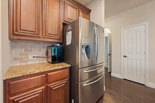 1112 Cardinal Ridge Rd, Burleson, TX 76028 - Photo 12