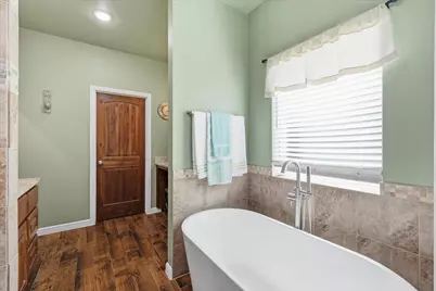 7200 Courtney Drive, Azle, TX 76020 - Photo 8