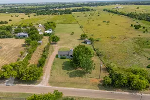 5156 County Rd 304, Grandview, TX 76050 - Photo 2