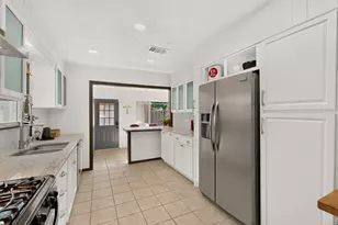 1732 S Edgefield Ave, Dallas, TX 75224 - Photo 4