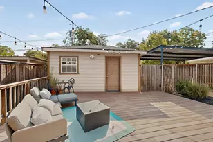1732 S Edgefield Ave, Dallas, TX 75224 - Photo 18