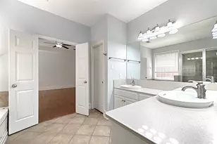 9718 Wolf Creek Dr, Irving, TX 75063 - Photo 22
