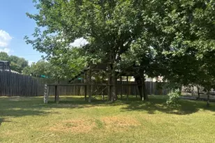 1107 W Sharpshire Dr, Waxahachie, TX 75165 - Photo 4