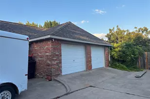 1107 W Sharpshire Dr, Waxahachie, TX 75165 - Photo 4