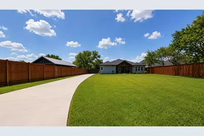 921 Delk Drive, Arlington, TX 76013 - Photo 8