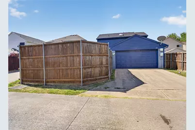 1925 Pinecrest Drive, Carrollton, TX 75010 - Photo 28
