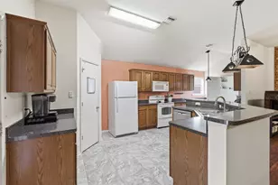 213 Sardius Blvd, Granbury, TX 76049 - Photo 12