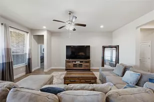 1303 Deer Hollow Dr, Arlington, TX 76002 - Photo 10