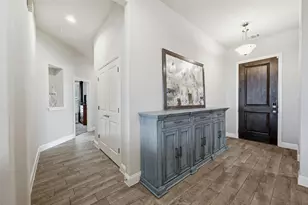 1303 Deer Hollow Dr, Arlington, TX 76002 - Photo 8