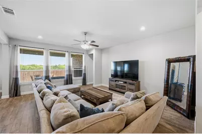 1303 Deer Hollow Drive, Arlington, TX 76002 - Photo 12
