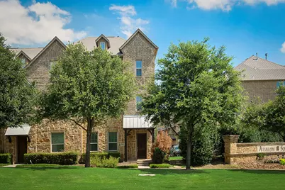 503 W Royal Lane, Irving, TX 75039 - Photo 1