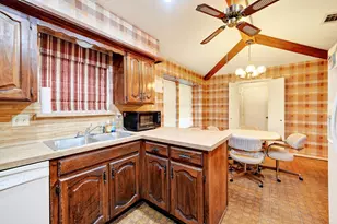 1913 Westcreek Dr, Garland, TX 75042 - Photo 8