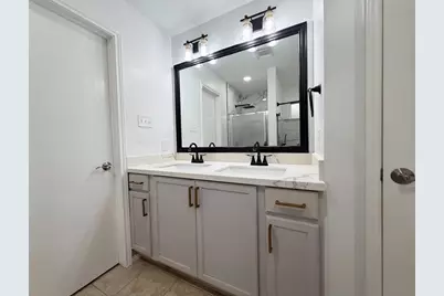 11826 Lelda Lane, Houston, TX 77071 - Photo 18