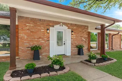 1815 Lakemont Drive, Arlington, TX 76013 - Photo 2