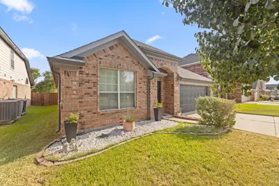 4849 Summer Oaks Lane, Fort Worth, TX 76123 - Photo 2