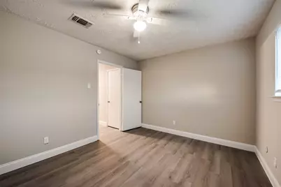 30 W Moutain Creek W, Grand Prairie, TX 75052 - Photo 18
