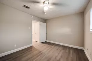 30 W Moutain Creek W, Grand Prairie, TX 75052 - Photo 18