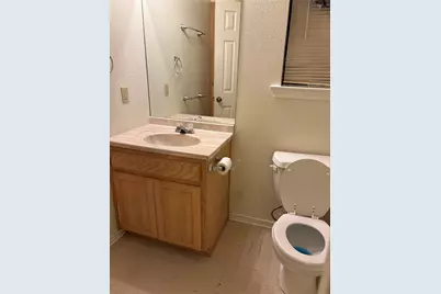 1007 N Howeth Street, Gainesville, TX 76240 - Photo 4