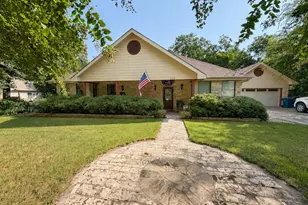527 W Roberts St, Gorman, TX 76454 - Photo 2