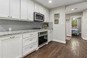 605 E Graham St, McKinney, TX 75069 - Photo 2